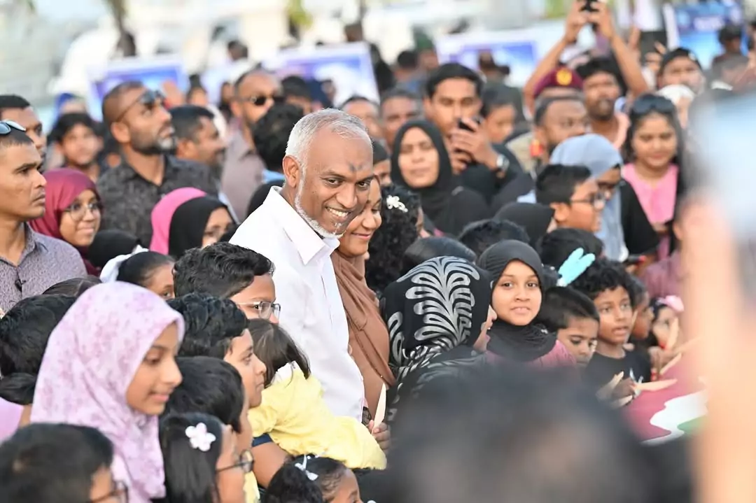 ކުޑަކުއްޖަކާ ބެހުނު އިތުރު މީހަކަށް، ރައީސް މުއިއްޒުގެ ސަރުކާރުން މަގާމެއް ދީފި