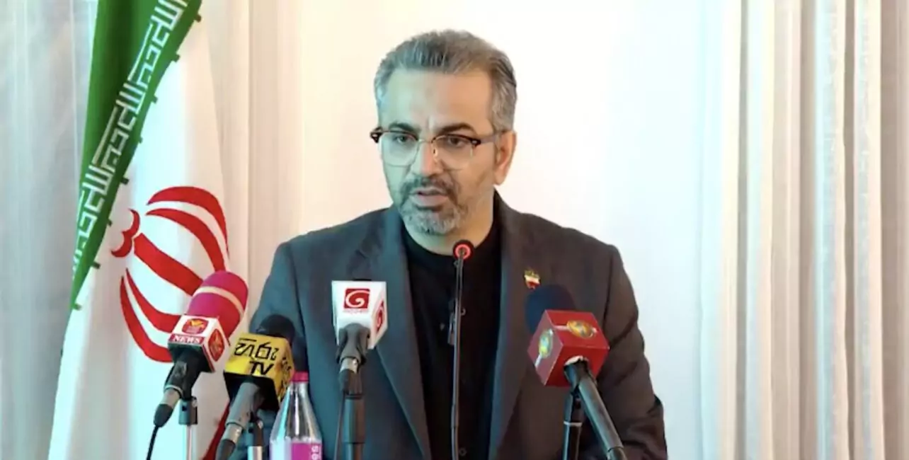 ކަނޑުވެ މަރުވެ ދިޔުމަށް މުއިއްޒު ދޫކޮށްލި އިރާނުގެ މުސްލިމުން ލަންކާއިން ސަލާމަތްކޮށްފައި ވަނިކޮށް ލަންކާއަށް ތެޔޮ ދޭނެކަމަށް އިރާނުގެ އެމްބަސަޑަރު ވިދާޅުވުމަކީ އިރާނުން ރާއްޖެއަށް ދިން މެސެޖެއް