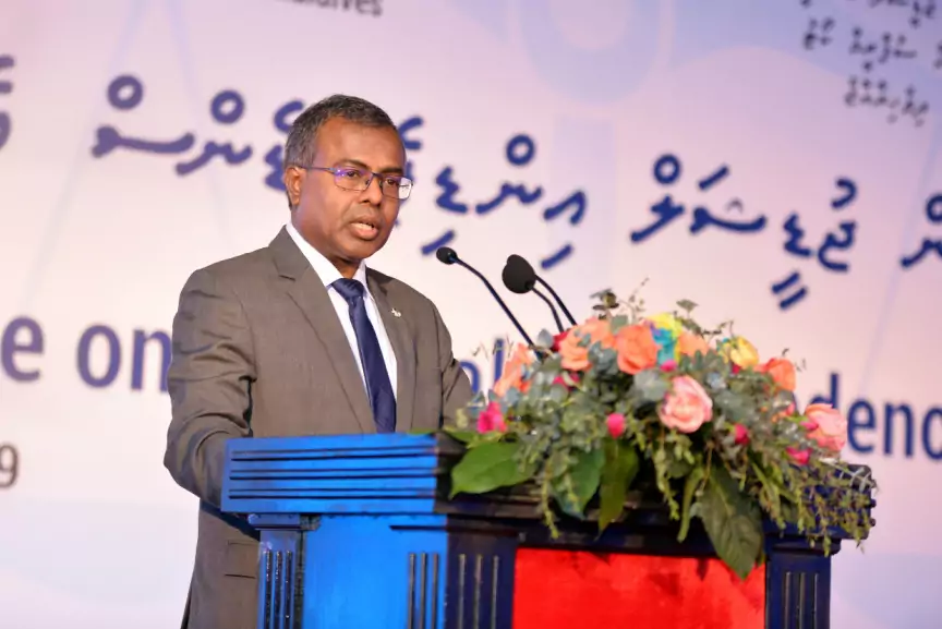 އީސީ އޮތީ ވަކި ފަރާތަކަށް ބުރަވެފައި، ރެފެރެންޑަމް ގާނޫނުއަސާސީއާ ހިލާފު: ކުރީގެ އުއްތަމަ ފަނޑިޔާރު