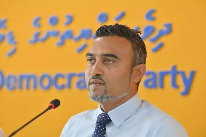 އެމްބަސީތަކަށް އަހަރެއްގެ މައްޗަށް 648 މިލިއަން ރުފިޔާ ޚަރަދު ކުރާއިރު، ކުރާ މަސައްކަތެއް ނުފެނޭ: ނާޒިލް