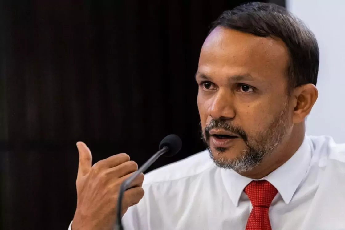 އާފަލަކުން އޮރެންޖް ދިޔަ ނުފެލޭނެ. ނުކުންނާނީ ހުރި އެއްޗެއް – އަލީ ހުސައިން