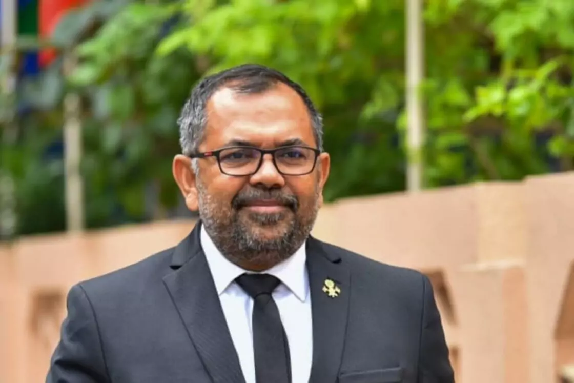 މުއިއްޒު އަންގައިގެން މޫސާ ޒަމީރު ފިނޭންސް މިނިސްޓަރު ކަމުން އިސްތިއުފާ ދީފި
