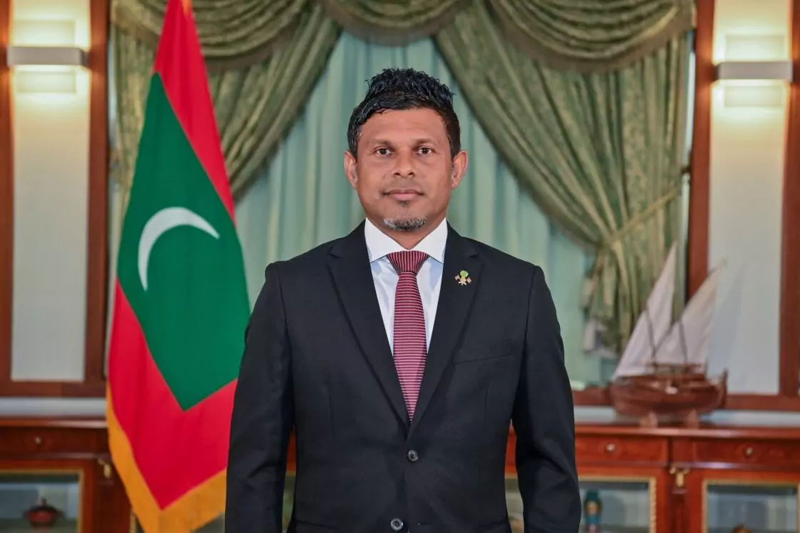 ނައިބުރައީސް ހުސެއިން މުހައްމަދު ލަތީފަށް މަޖުބޫރުކޮށް އިސްތިއުފާ ދިނުމަށް މުއިއްޒު އަމުރު ކުރަން ފަށައިފި