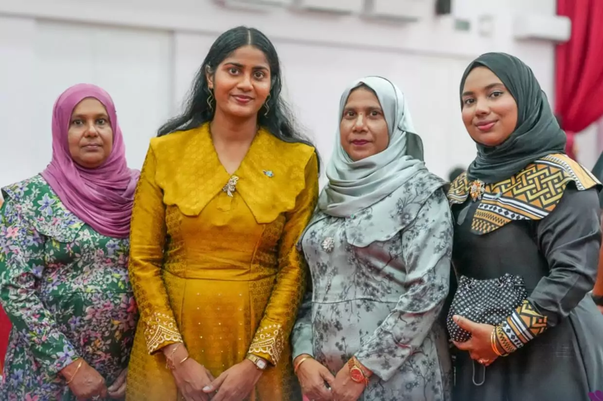 އަންހެނުންގެ ކޮމިޓީތަކުގެ މުސާރަ ކަނޑައެޅުމުގައި ސަރުކާރުގެ ފެއިލިއާ: 48 ގަޑިއިރު ތެރޭ ތިން ފަހަރު ބަދަލުކޮށްފި