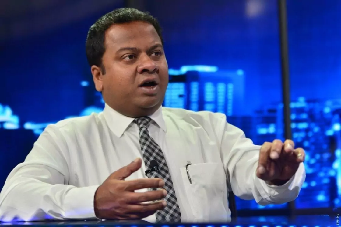 ސިޔާސީ މުވައްޒަފުންގެ އަދަދު 700 ގައި ހިފެހެއްޓުމަކީ ވައުދެއް ނޫން ކަމަށް ބުނެ ދޮގު ހަދައި ސަރުކާރުން ޔޫ-ޓާން ޖަހައިފި