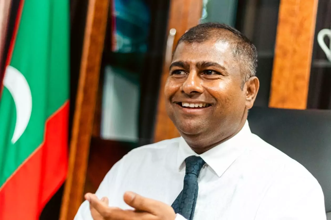 ރައީސްގެ އެޑްވައިޒަރުކަމަށް އައްޔަނުކުރިތާ 24 ގަޑިއިރު ނުވަނީސް އާދަމް ނަސީރު އިސްތިއުފާ ދެއްވައިފި