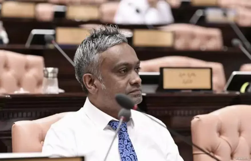 އެމްޑީޕީގެ ޗެއާޕާސަން އިންތިޚާބު: ޝަކުވާއާއި ގުޅިގެން 5 ވޯޓުފޮށި ކުރިން އޮތް ގޮތަށް ސްކޫލުތަކަށް ބަދަލުކޮށްފި