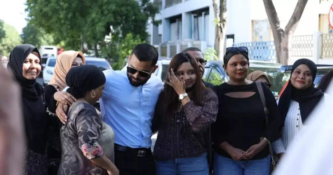 އިހުސާންގެ ކޮރަޕްޝަންގެ ވާހަކަތައް ކިޔާދިން ޝަމްއާން 25 އަހަރަށް ޖަލަށްލުމަށް ހުކުމްކޮށްފި